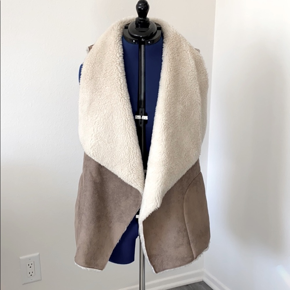 Artisan NY faux Sherpa Vest SZ L
